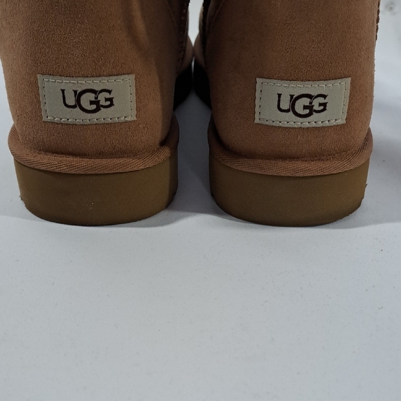 UGG Brown Ankle Boots with Cream Lining - Picture 6 of 13